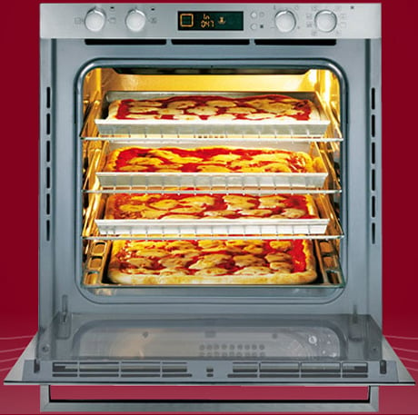 ariston-hotpoint-openspace-oven-interior.jpg