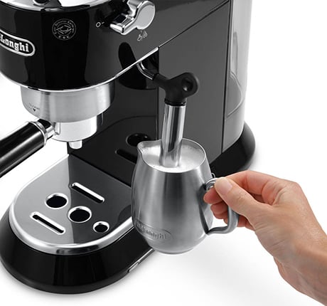 delonghi-compact-ec-680-espresso-machine-milk.jpg